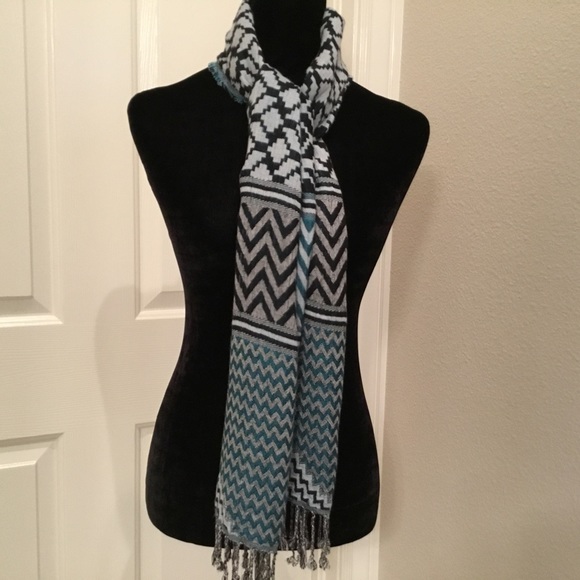 Sacred Threads blue and green bohemian print viscose scarf - Picture 2 of 9